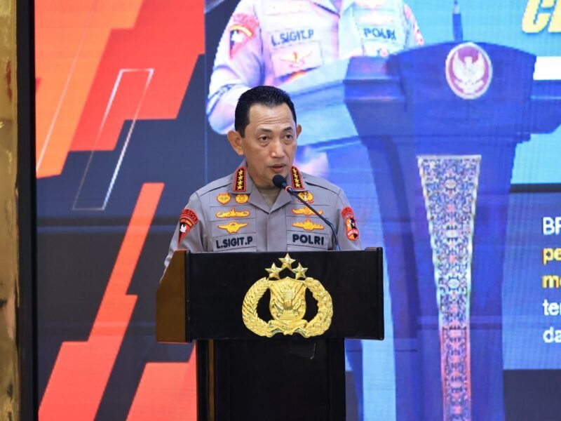 TargetNews.ID/Foto/Polri Peringkat Pertama Nasional Monev KIP 2025, Kapolri: Ini Sebuah Apresiasi namun juga menjadi Sebuah Tantangan