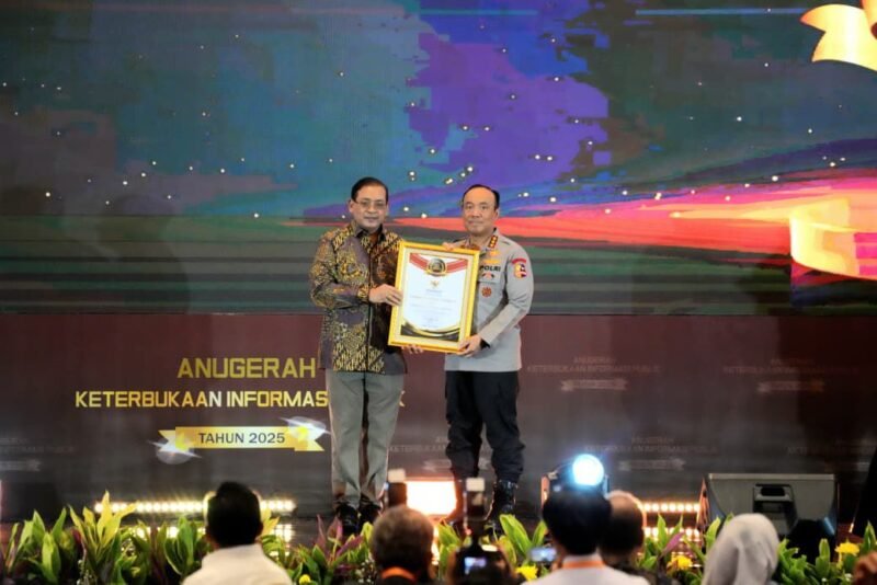 TargetNews.ID/Foto/Reformasi Birokrasi Polri Berbuah Penghargaan KIP 2025, Jadi Teladan Nasional