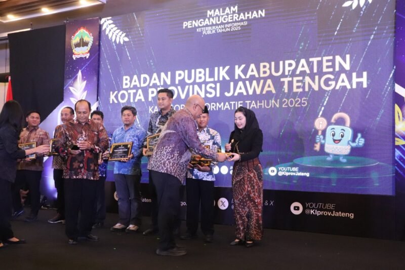 TargetNews.ID/Foto/Di Bawah Kepemimpinan Paramitha, Brebes Raih Predikat Informatif KIP Award