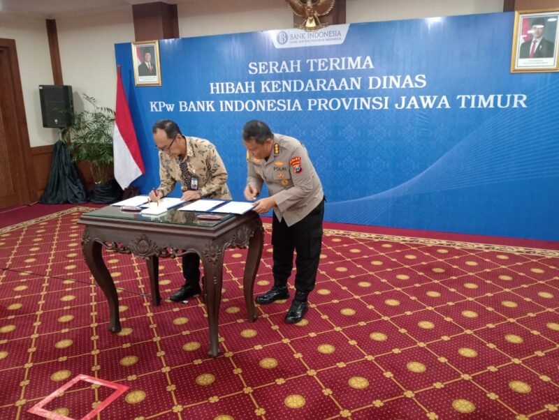 TargetNews.ID/Foto/Dukung Tugas Polri Bank Indonesia Jatim Hibahkan 3 Unit Ranmor