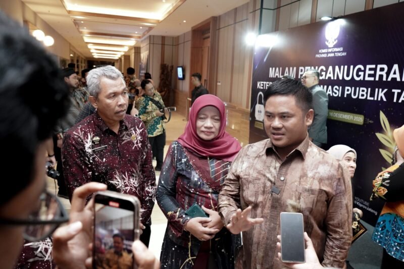 TargetNews.ID/Foto/Pemerintah Kabupaten Tegal Raih Predikat Informatif pada KIP Award Provinsi Jawa Tengah 2025