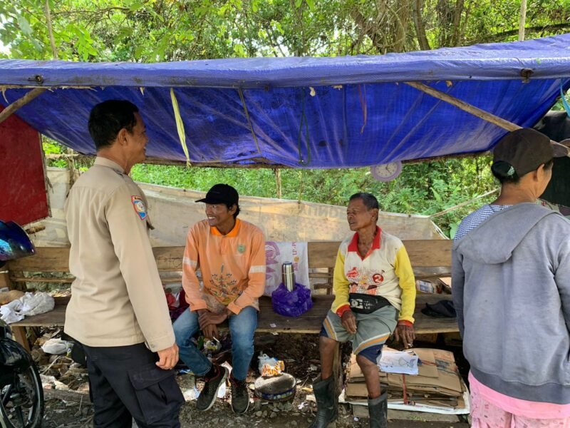 Lewat Sambang Personil Sat Binmas Polres Pulang pisau Wujudkan Kamtibmas Kondusif