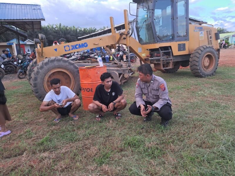 Personil sat binmas melaksanakan sambang kepada masyarakat