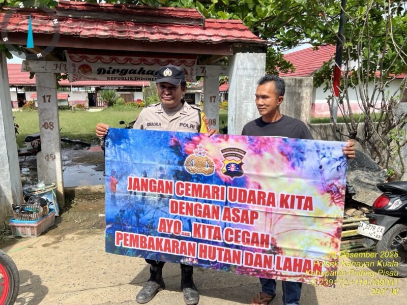 Personel Polsek Kahayan Kuala sambangi warga dan Memberikan himbauan Tentang Larangan Membakar hutan dan lahan