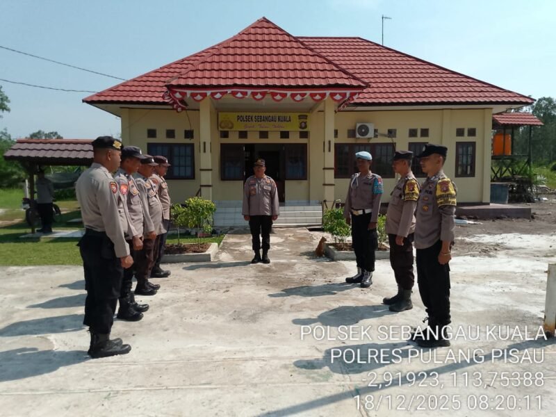 Foto: Polsek Sebangau Kuala Polres Pulang Pisau Polda Kalteng melaksanakan Kegiatan serah terima piket penjagaan mako polsek sebangau kuala di halaman Mako polsek Sebangau Kuala.