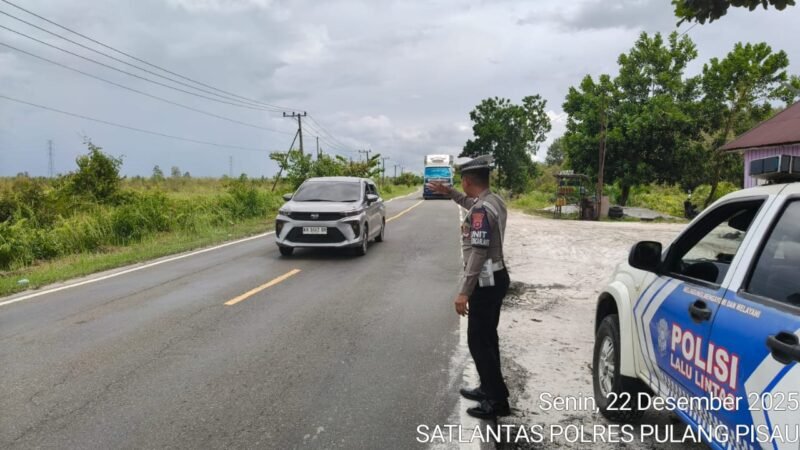 Patroli Siang Satlantas Polres Pulang Pisau Cegah Kecelakaan di Daerah Rawan Laka Bagi Pengguna Jalan