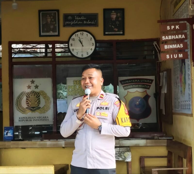 FOTO: KAPOLSEK LOLOWAU KLARIFIKASI PEMBERITAAN DUGAAN PEMBIARAN JUDI
SABUNG AYAM