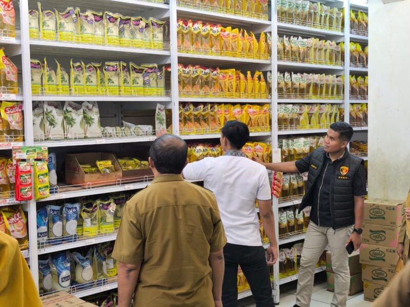 Foto: Satgas Pangan Polres Tulungagung Lakukan Pengecekan Pasar Jelang Natal 2025 dan Tahun Baru 2026