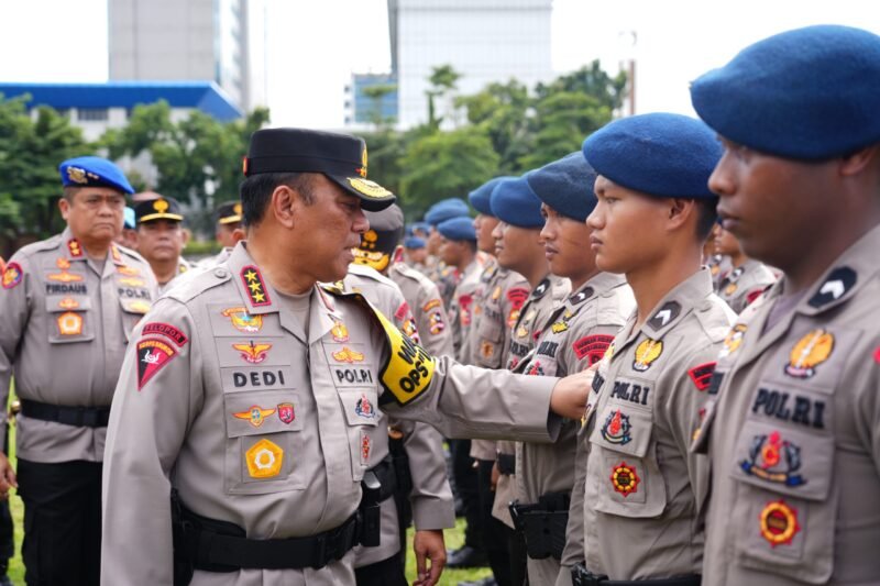 Foto: Wakapolri Pimpin Apel Pemberangkatan Personel ke Wilayah Bencana Sumatera, Perkuat Penanganan Pascabencana