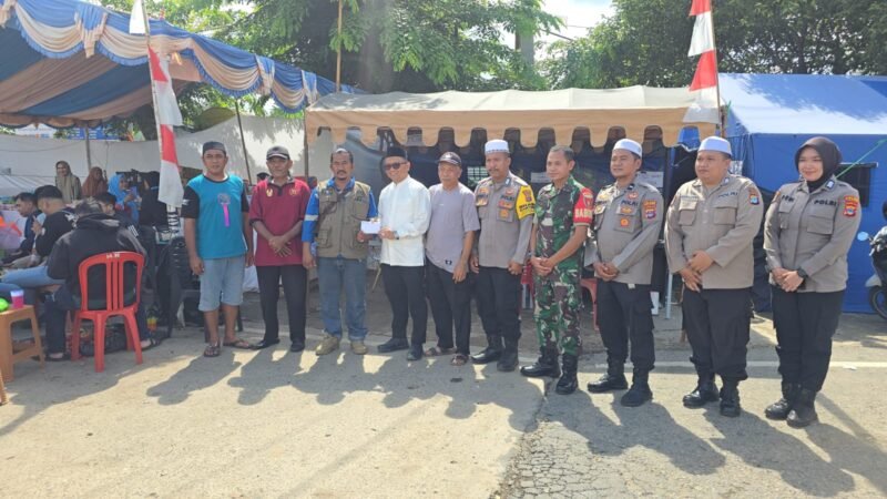 Peduli Jamaah Haul Guru Sekumpul, Babinsa Serka Ramli Gelar Pelayanan di Rest Area Mabuun