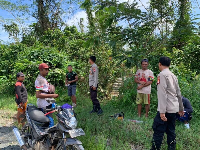 Sat Binmas Polres Pulang Pisau Rutin Laksanakan Sambang Sinergitas Dengan Warga Di Desa Mentaren