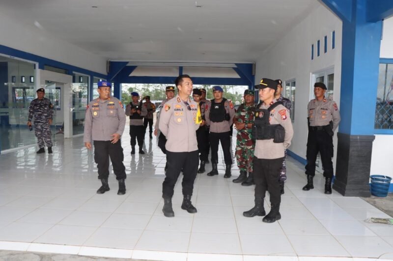Pastikan Nataru Aman, Kapolres AKBP Iqbal Sengaji Cek Fasilitas dan Personel di Pelabuhan Bahaur