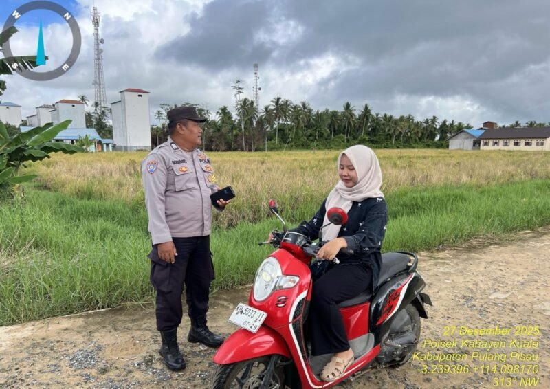 Personel Polsek Kahayan Kuala menyampaikan pesan Kamtibmas, dan Himbauan kamtibmas