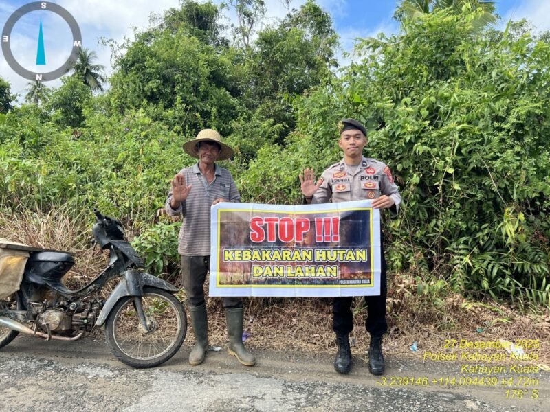 Personel Polsek Kahayan Kuala sambangi warga dan Memberikan himbauan Tentang Larangan Membakar hutan dan lahan.
