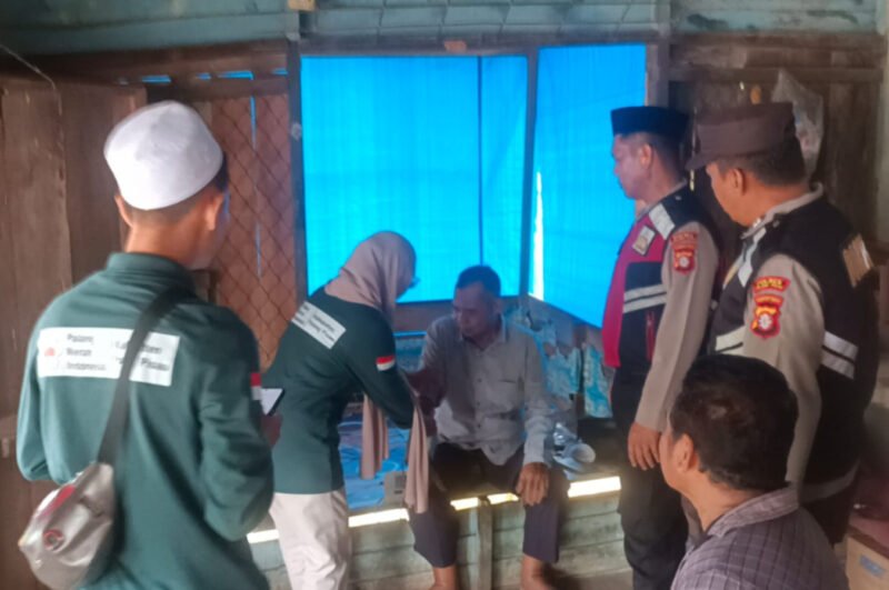 Kesiapsiagaan Polres Pulang Pisau dan PMI, Jamaah Momen Peringatan 5 Rajab Guru Sekumpul Ke 21 Mendadak Sakit Berhasil Dievakuasi