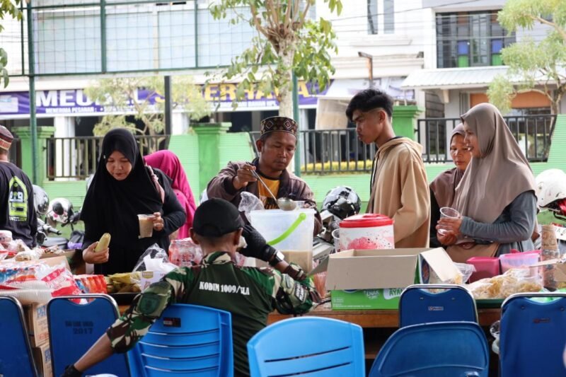 Ratusan Jamaah Padati Rest Area, Personel Kodim 1009/Tanah Laut Berikan Pelayanan Terbaik
