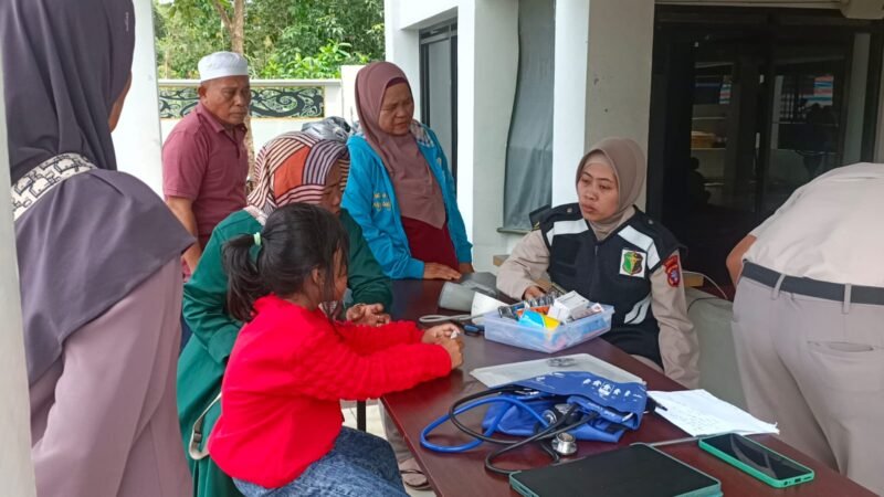 Rest Area Musholla Sirojul Qolbi Jadi Titik Aman Jamaah, Polres Pulang Pisau Berikan Pemeriksaan & Vitamin Gratis
