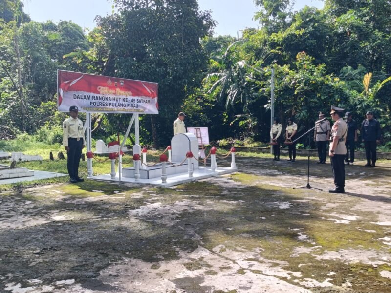 HUT Satpam ke-45: Polres Pulang Pisau Tabur Bunga di TMP HM. Sanusi, Tanamkan Nilai Pahlawan