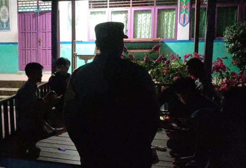 Berikan Rasa Aman, Polsek Maliku Patroli Malam ke Daerah Pemukiman Warga