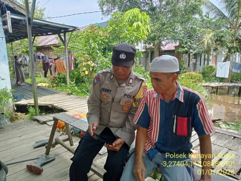 Personel Polsek Kahayan Kuala menyampaikan pesan Kamtibmas, dan Himbauan kamtibmas dan mendukung Program pemerintah terkait ketahanan pangan