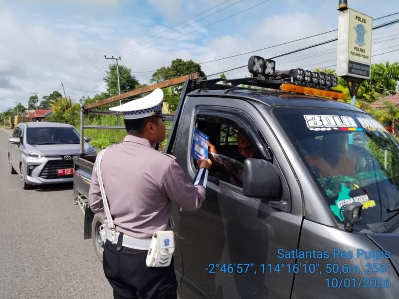 Pembagian Brosur, Kamseltibcarlantas kepada Pengguna Jalan