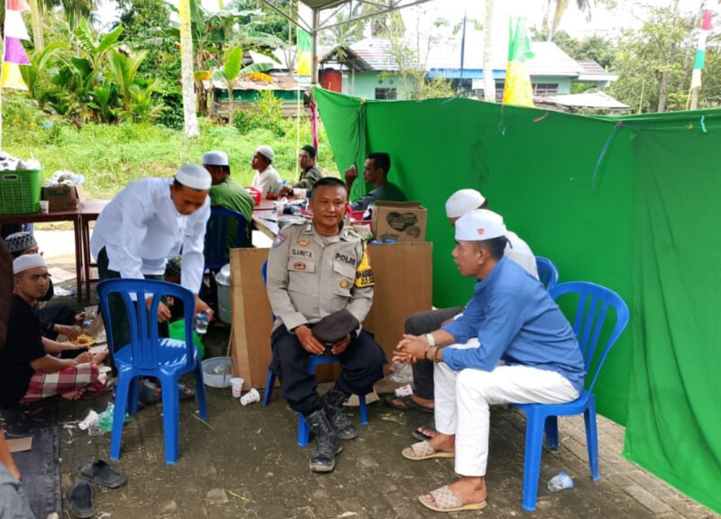 Lewat Sambang Humanis, Polsek Pandih Batu Ajak Warga Desa Dandang Jaga Kamtibmas dan Bijak Bermedsos