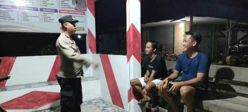 KANIT BINKAMSA POLRES PULANG PISAU LAKUKAN PENGECEKAN POS KAMLING DI DESA