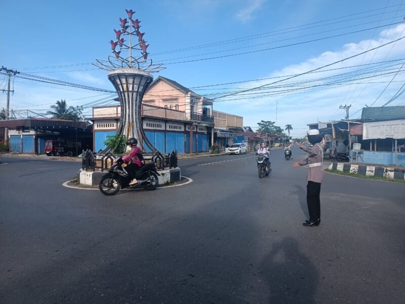 Polantas Menyapa, Lakukan Pengaturan Pagi Hari Demi Kamseltibcarlantas