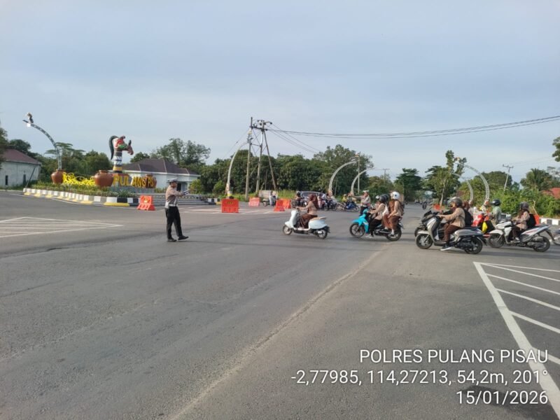 Wujudkan Kamseltibcarlantas, Sat Lantas Polres Pulang Pisau Lakukan Pengaturan Arus Lalin Pagi
