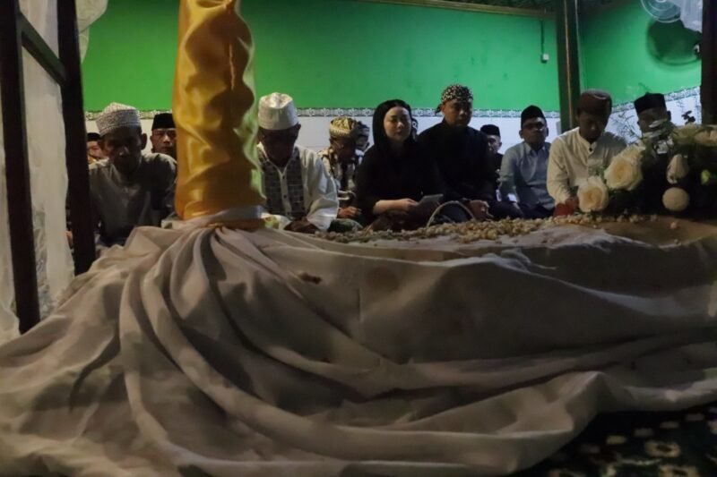 Foto: Peringati Hari Jadi, Bupati Brebes Ziarah ke Makam Leluhur dan Tokoh Pendahulu
