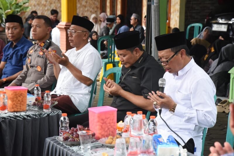 Foto: Bupati Takziah Rumah Duka Praja IPDN Sidoarjo
