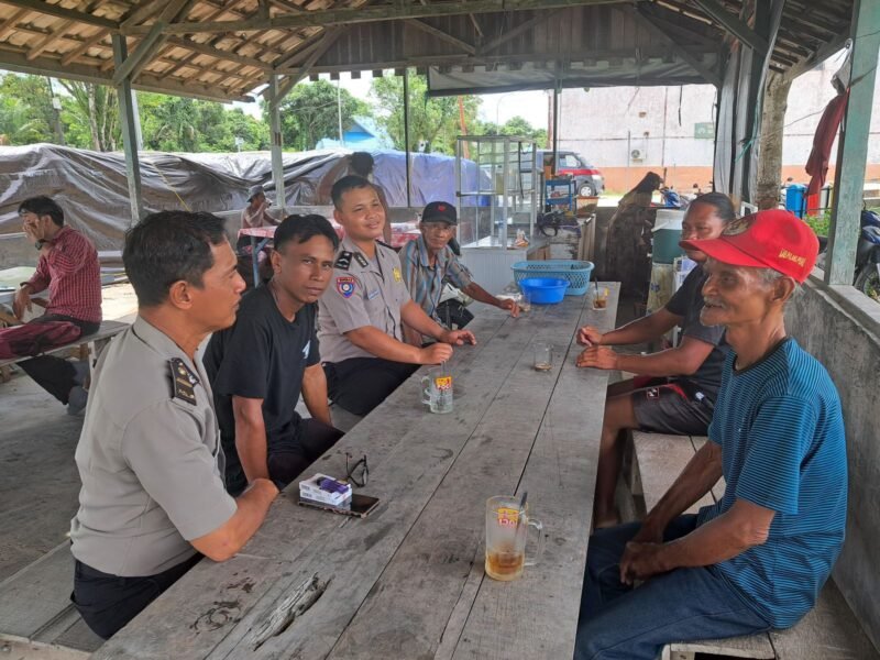 PERSONEL SATBINMAS POLRES PULANG PISAU SAMPAIKAN HIMBAUAN CEGAH PREMANISME DI TENGAH MASYARAKAT