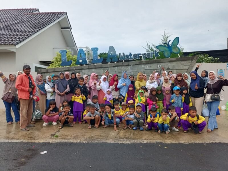 Foto: Yayasan Daarurrahman Cigayam || TPA Daarurrahman Rekreasi Ceria di LALA Water Park Majalengka