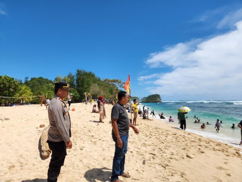 Foto: Polres Malang Tingkatkan Patroli Wisata Pantai, Saat Libur Panjang