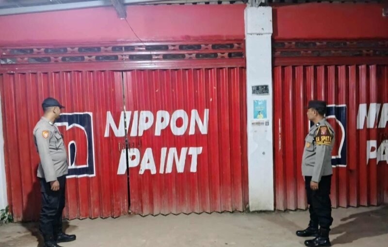 Berikan Rasa Aman, Polsek Maliku Patroli Malam ke Daerah Pemukiman Warga