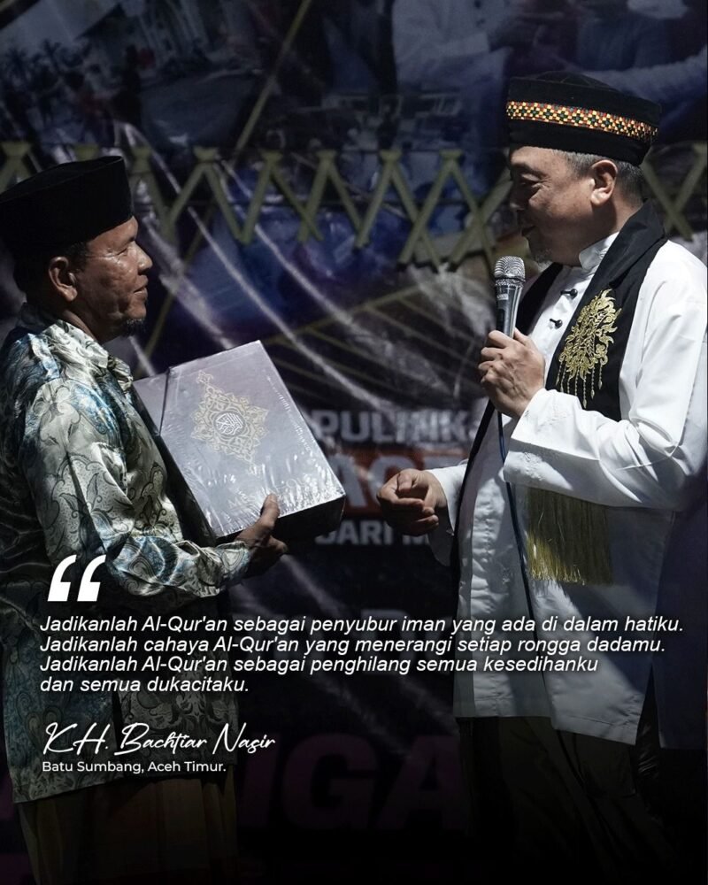 Foto: Ustadz Bachtiar Nasir Pimpin Doa, Salurkan Bantuan untuk Korban Bencana di Aceh