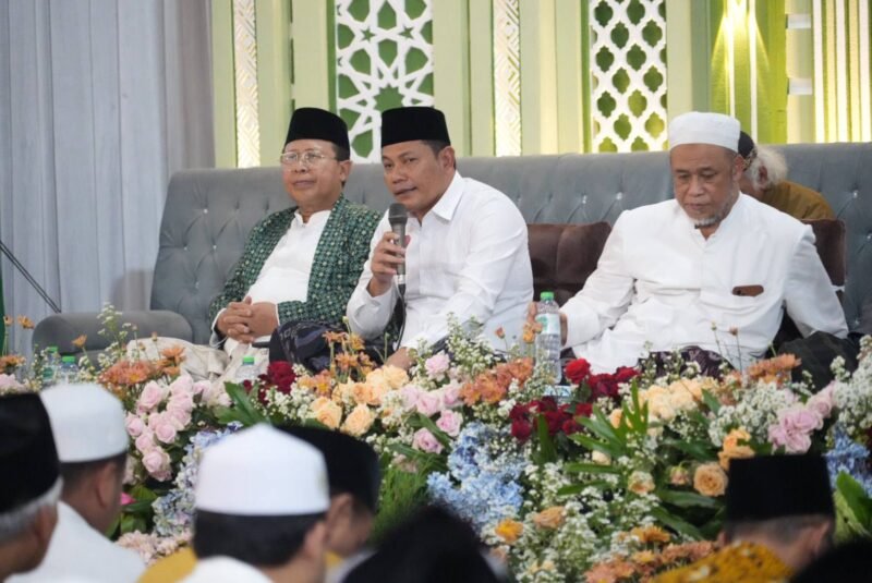 Foto: Dihadiri Tokoh PBNU dan Para Pengasuh Ponpes Besar, Bupati Subandi Khidmat Ikuti Haul Masyayikh Al-Khoziny