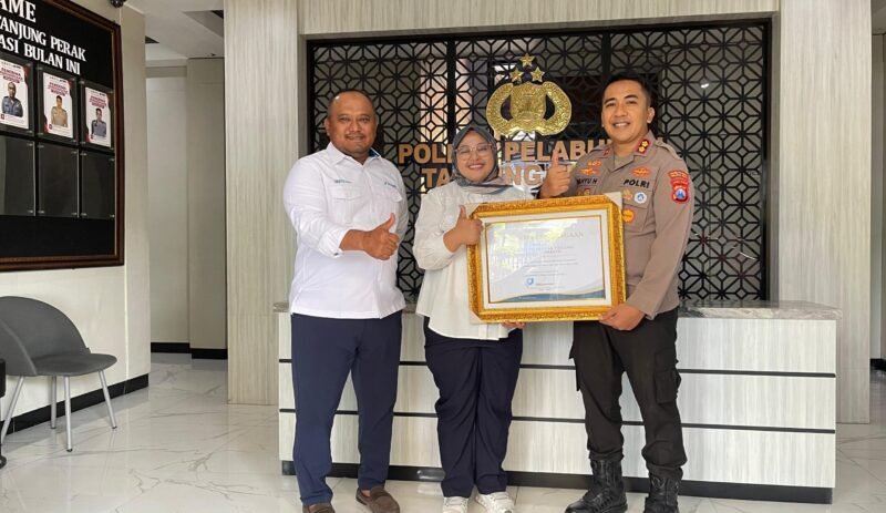 Foto: Amankan Arus Mudik Nataru 2025/2026, Polres Pelabuhan Tanjung Perak Terima Penghargaan dari Pelindo