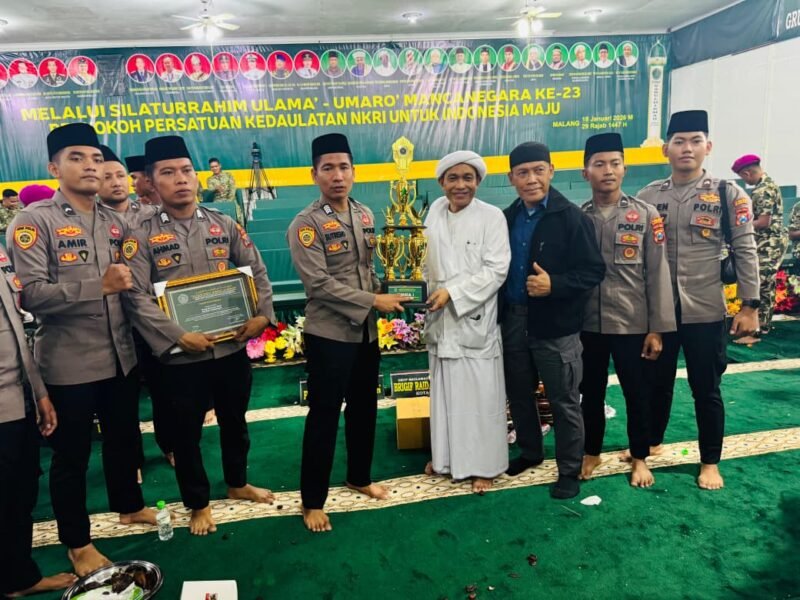 Foto: Tim Al Banjari Polres Pamekasan Kembali Raih Juara I Festival Sholawat TNI-Polri Se-Jawa Timur