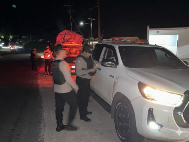 Ciptakan Rasa Aman di Malam Hari, Polsek Banama Tingang Gelar Razia dan Show of Force