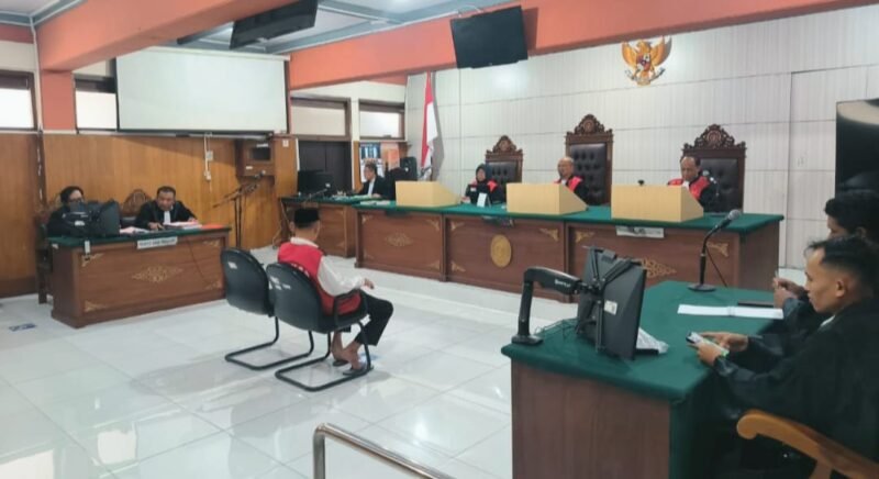 Foto ist : Terdakwa Pencabulan Anak inisial AMF di sidangkan lanjutan di Pengadilan Negeri Kota Malang.