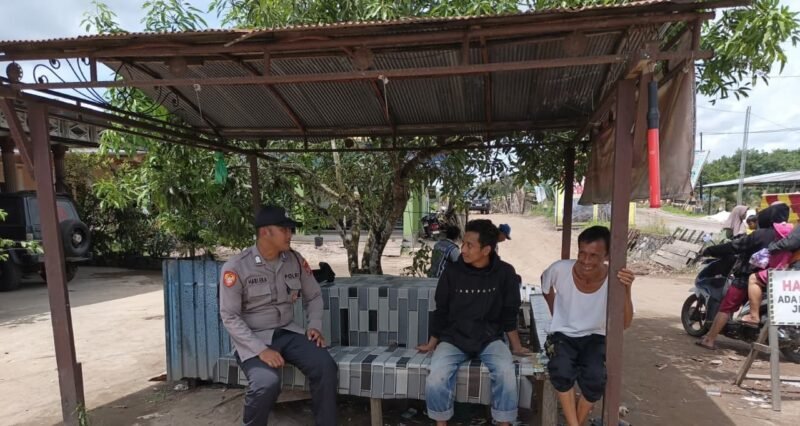 Sampaikan Imbauan Kamtibmas Kepada Masyarakat oleh Personel Polsek Maliku