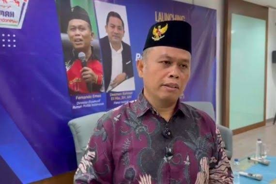 Foto: Direktur Rumah Politik Indonesia, Fernando Emas, menyatakan dukungan penuh terhadap putusan Mahkamah Konstitusi (MK) yang menolak gugatan uji materi Undang-Undang Aparatur Sipil Negara (UU ASN) dan Undang-Undang Kepolisian Negara Republik Indonesia (UU Polri).