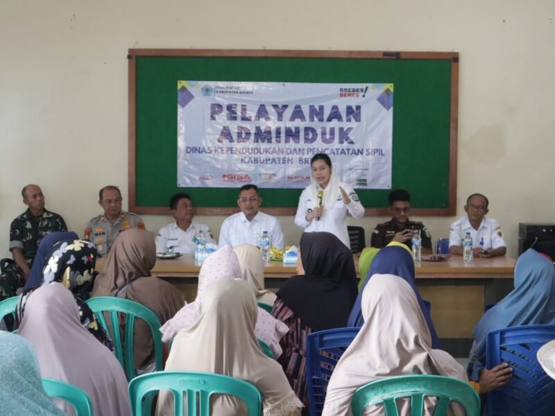 Foto: Rangka memperingati Hari Jadi ke-348 Kabupaten Brebes, Pemerintah Kabupaten Brebes menggelar pelayanan administrasi kependudukan (adminduk) bagi penyandang disabilitas dan lanjut usia (lansia) serta cek kesehatan gratis, di Balai Desa Kemurang Wetan, Kecamatan Tanjung, Rabu (21/01/2026).