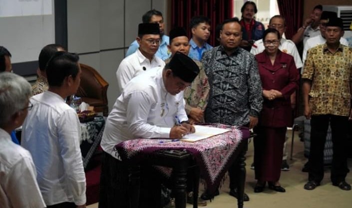 Foto: Pemerintah Kabupaten Tegal menyelenggarakan Forum Konsultasi Publik (FKP) Rancangan Awal (Ranwal) Rencana Kerja Pemerintah Daerah (RKPD) Tahun 2027. Forum ini menjadi ruang strategis untuk menjaring masukan dan saran para pemangku kepentingan dalam rangka penyempurnaan dokumen perencanaan tahunan daerah, sebagaimana amanat Pasal 80 ayat (1) Peraturan Menteri Dalam Negeri Nomor 86 Tahun 2017. Acara ini digelar di gedung Dadali Kamis (22/01/2026).