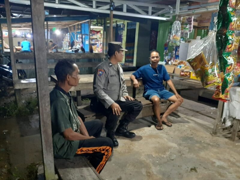 Personil Polsek Maliku Laksanakan Patroli Malam dengan Sasaran Pemukiman dan Pertokoan