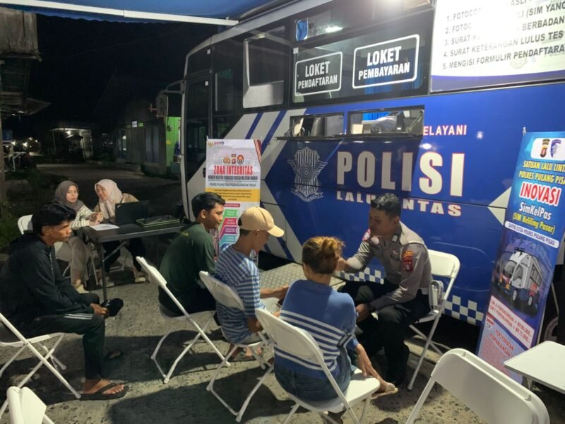 Satlantas Polres Pulang Pisau Jemput Bola, Hadirkan Layanan SIM Keliling di Tengah Pasar