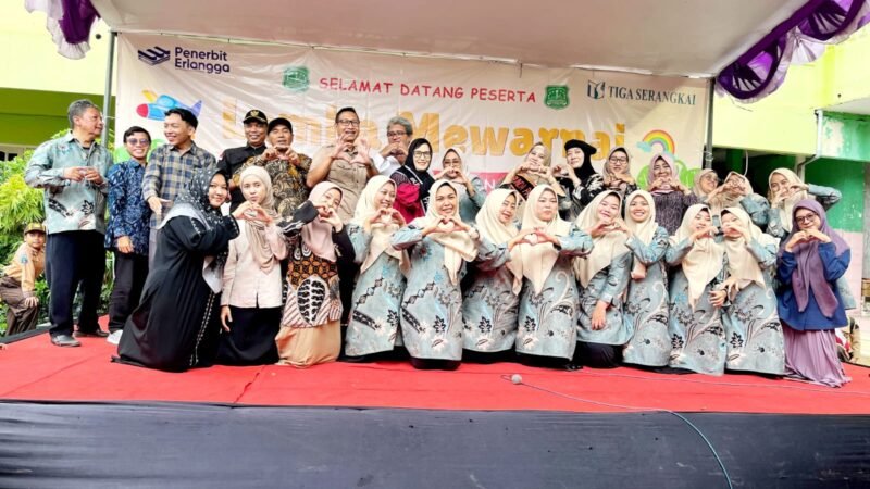 Foto: Dalam rangka menumbuhkan kreativitas dan imajinasi anak sejak usia dini, SD Ghufron Faqih Surabaya menggelar kegiatan Lomba Melukis dan Mewarnai yang berlangsung pada Jumat, 23 Januari 2026, sejak pagi hari, bertempat di Aula SD Ghufron Faqih, Kelurahan Simolawang, Kecamatan Simokerto, Kota Surabaya.
