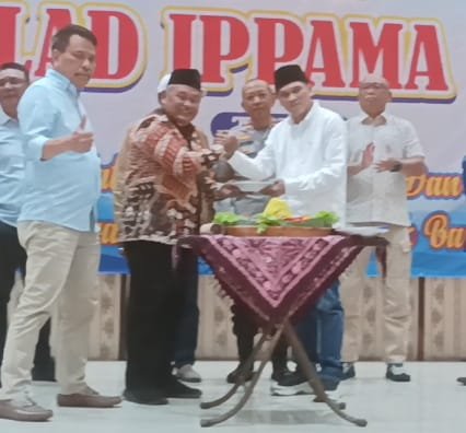 Foto: Ikatan Persatuan Putra Madura (IPPAMA) memperingati Milad ke-2 dengan penuh khidmat dan semangat kebersamaan. Acara tersebut digelar di Gedung Wanita, Jalan Kalibokor, Surabaya, pada Jumat (24/1/2026)