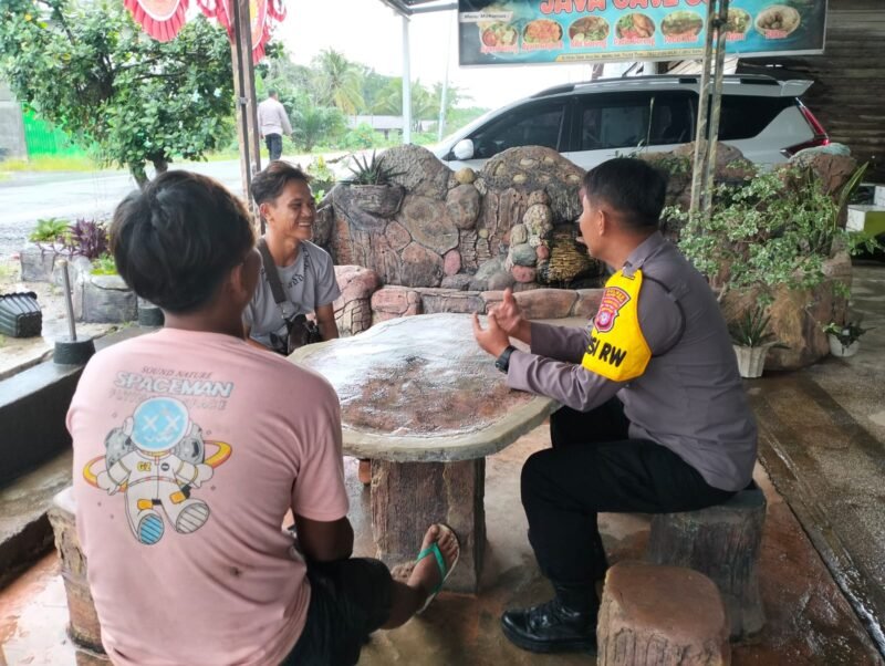 Sat Binmas Polres Pulang Pisau Melaksanakan Kegiatan Polisi RWSat Binmas Polres